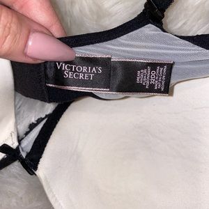 Victoria's Secret Intimates & Sleepwear - Victoria secret push up 32DD satin/ lace bra Victoria's Secret Intimates & Sleepwear - Victoria secret push up 32DD satin/ lace bra